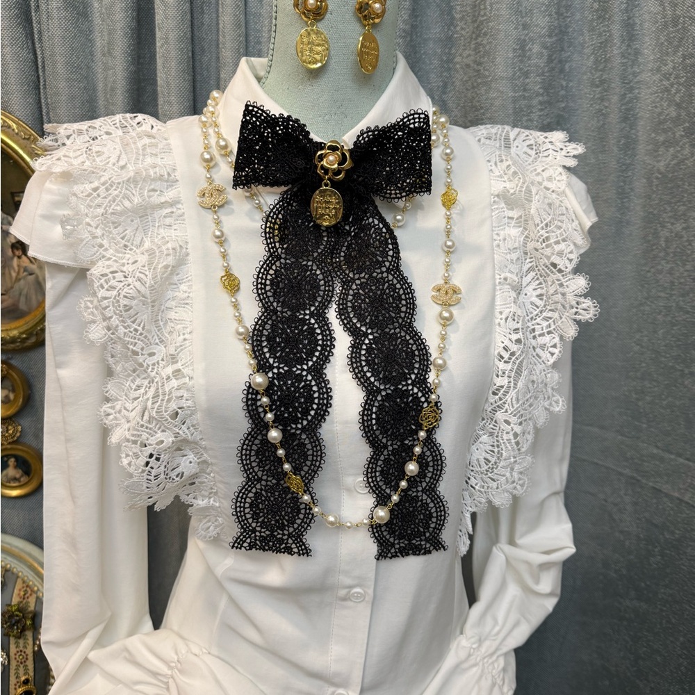 Elegant Gold and Cream Jewelry Set - Picture 11 of 14
